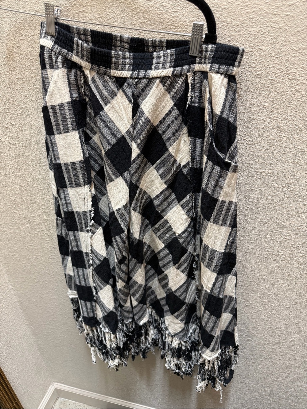Oli & Hali Black and Cream Plaid Fringe wide-leg culotte pants! - Picture 3 of 3